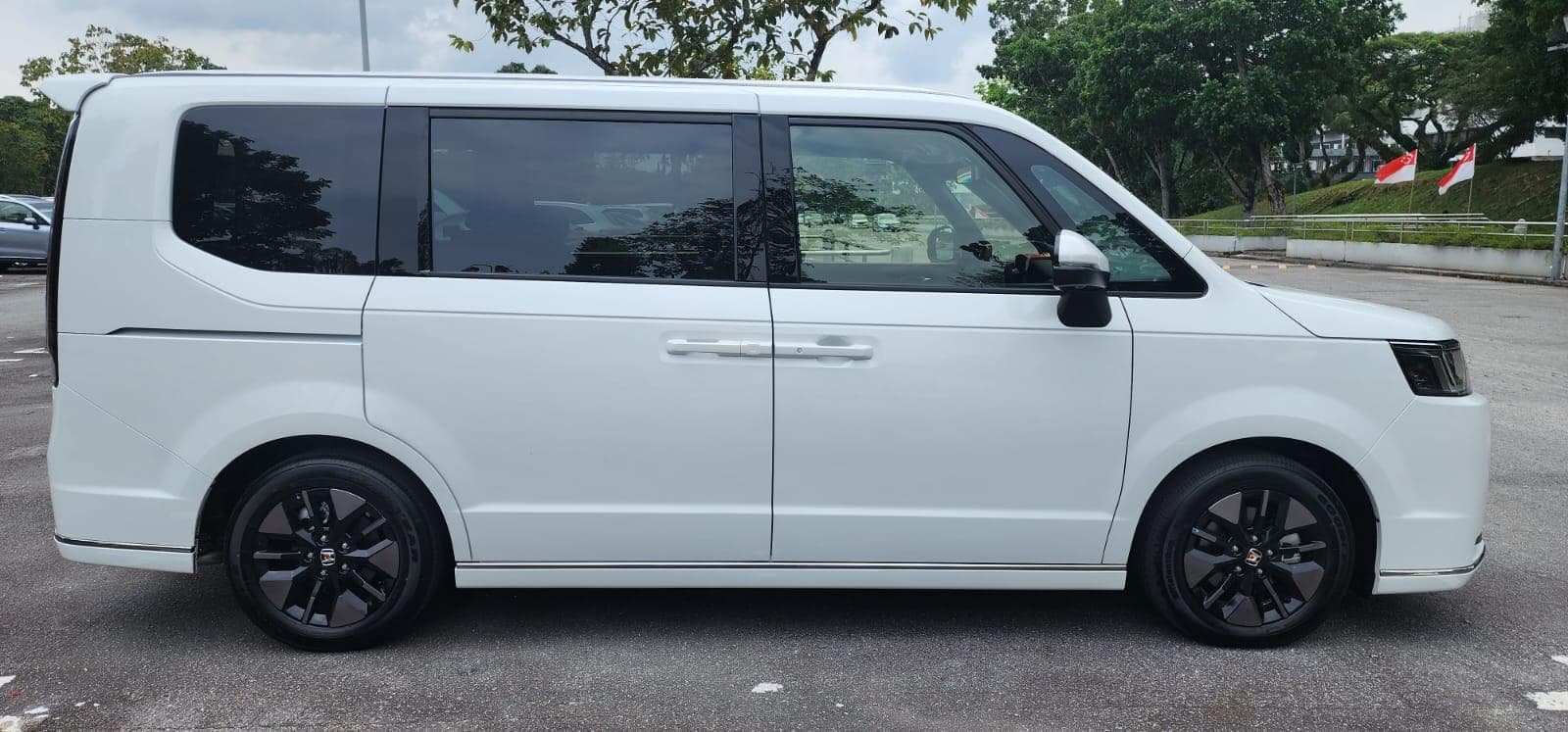 Mesa Travels premium fleet vehicle serving Singapore airport transfers